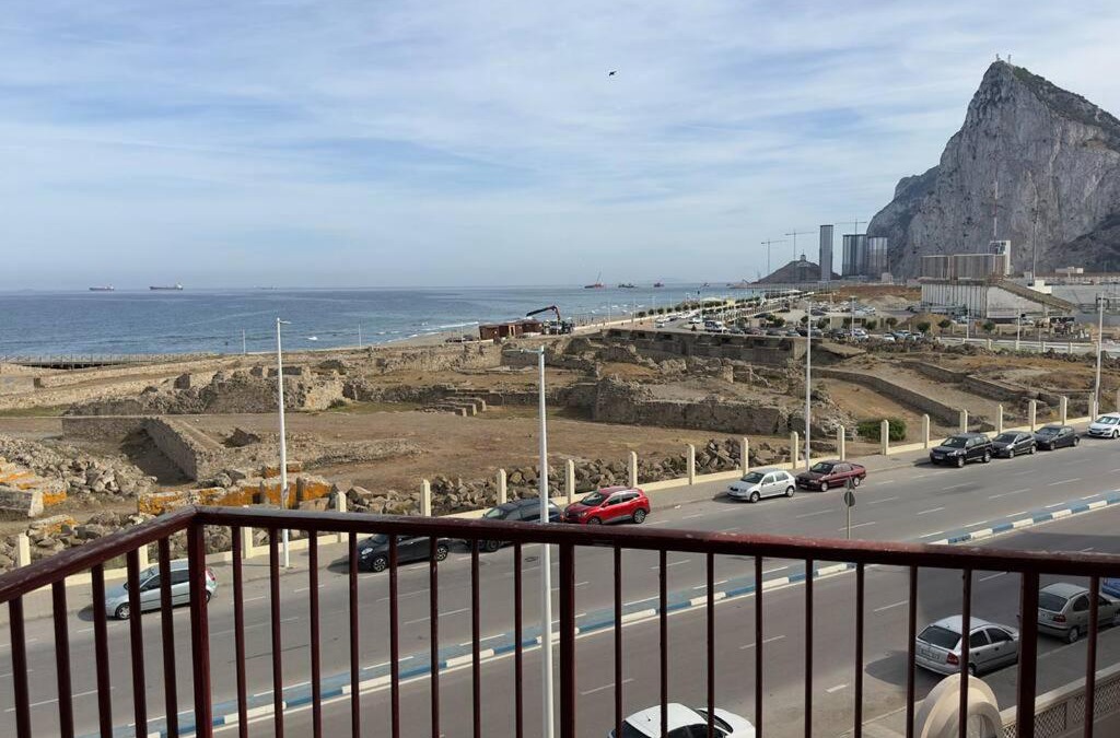 La Linea de la Concepcion Apartment | Primera línea de playa y Gibraltar a 5 minutos