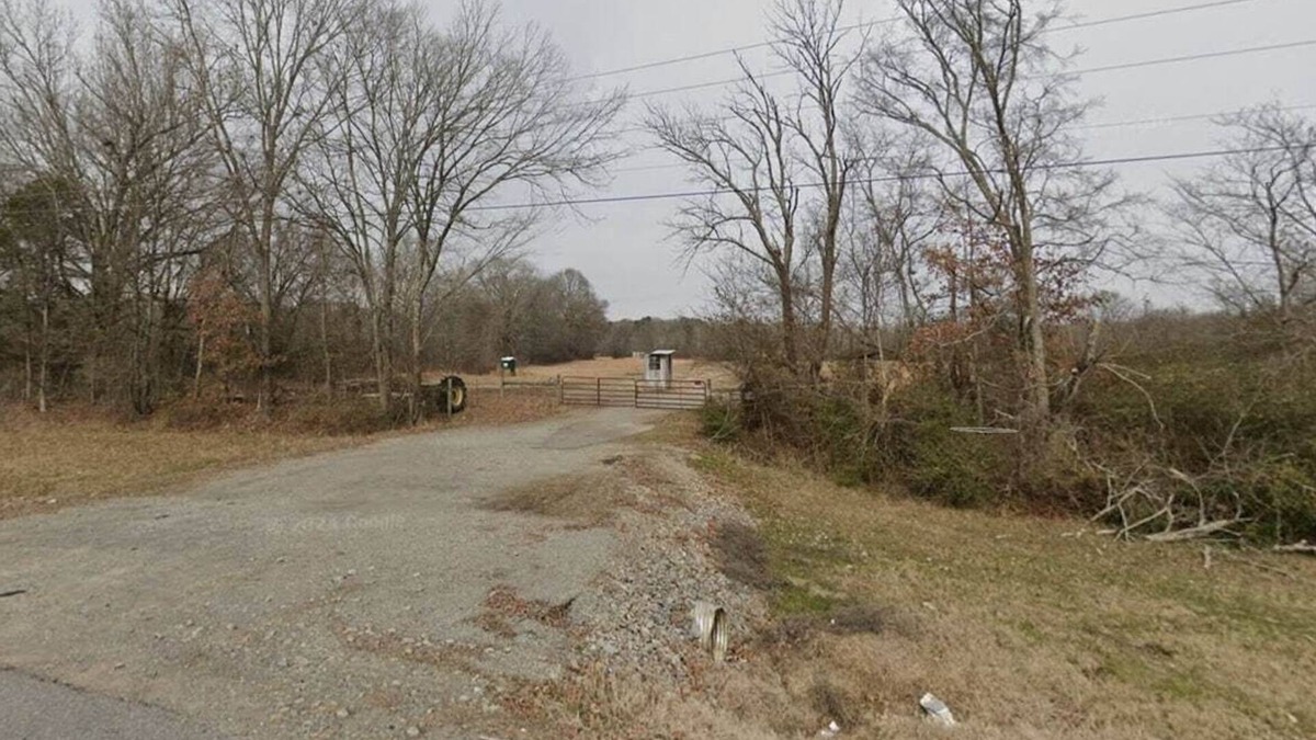 Benton RV Rental | Primitive Country Camp Spot