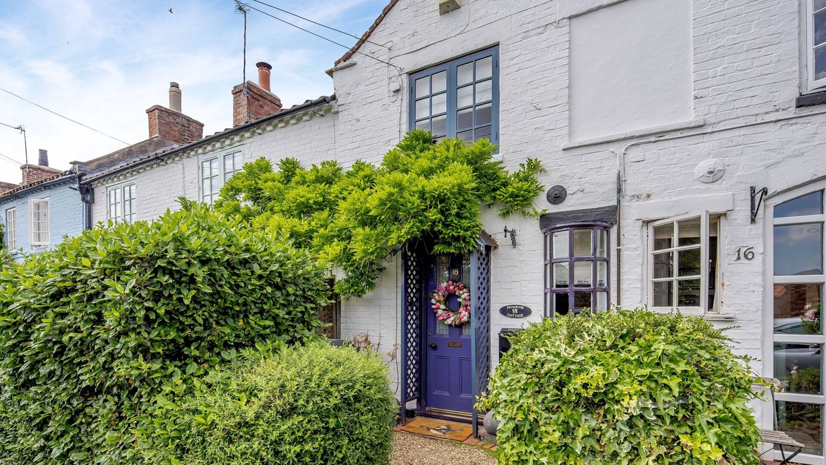 Tealby House | Primrose Cosy Cottage