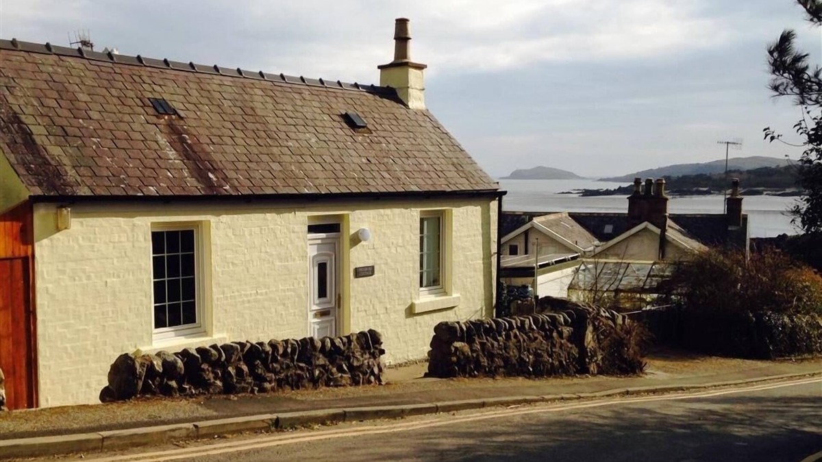 Rockcliffe Cottage | Primrose Cottage - a cottage that sleeps 4 guests in 2 bedrooms