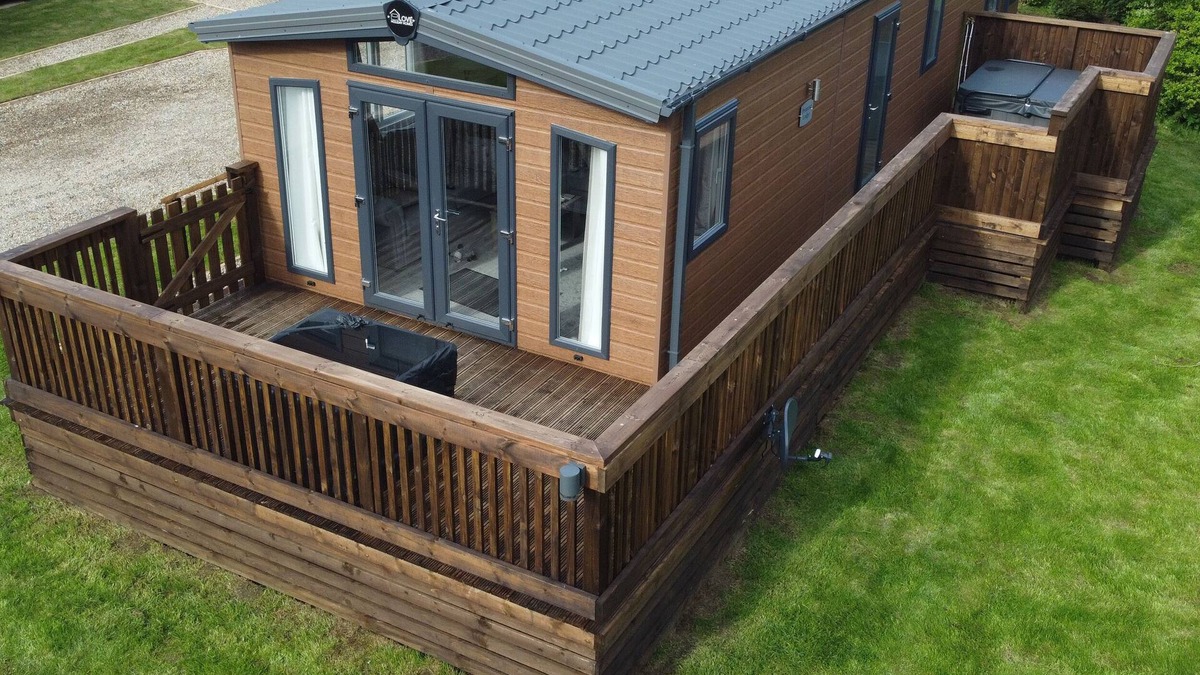 Runswick Bay Cottage | PRIMROSE LODGE, pet friendly, country holiday cottage in Staithes