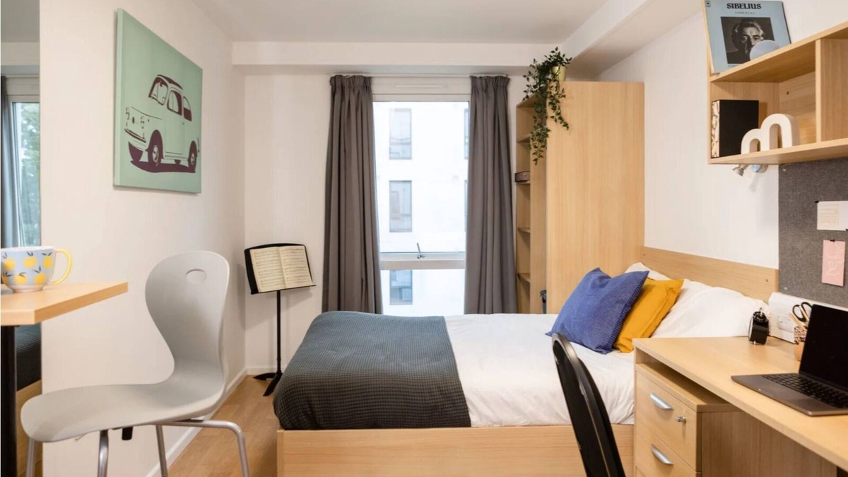 Askew Apartment | Prince Consort Village