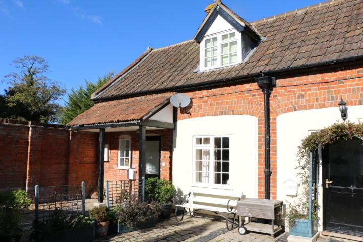 Worton House | Prince Hill Cottages