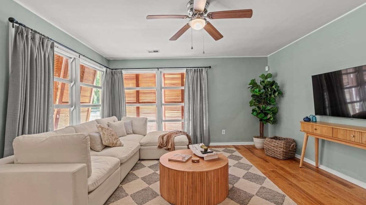 Historic District House | Prince of High Tides