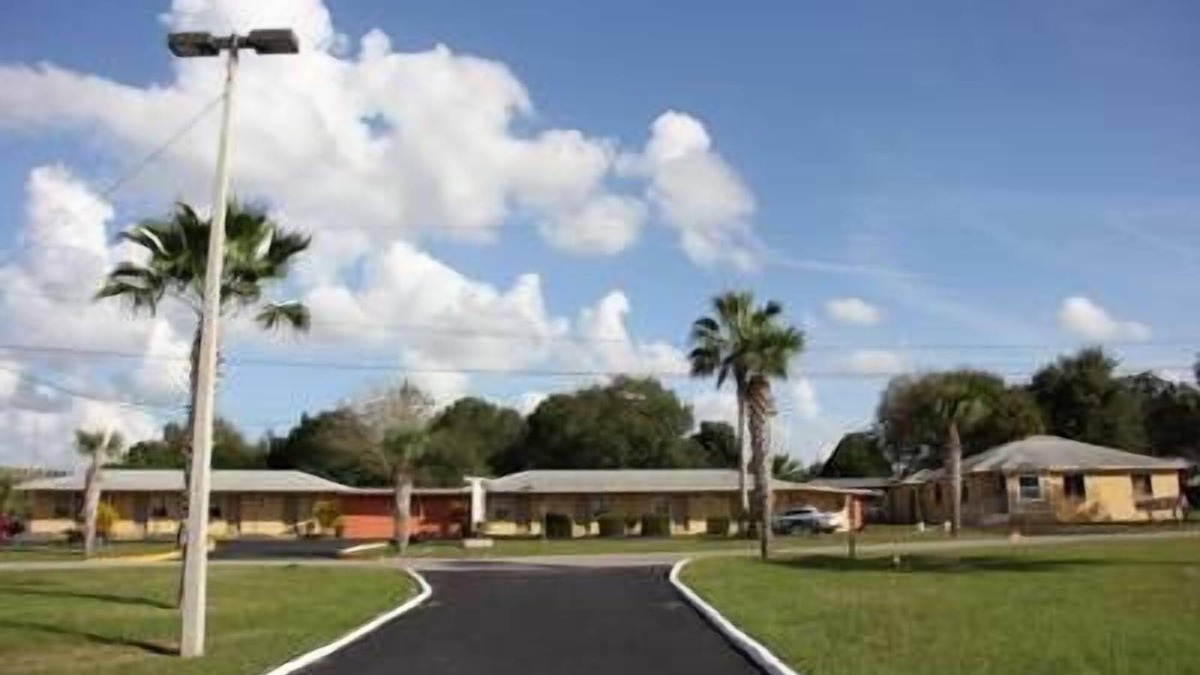 Lake Wales Hotel | Prince of Wales Motel