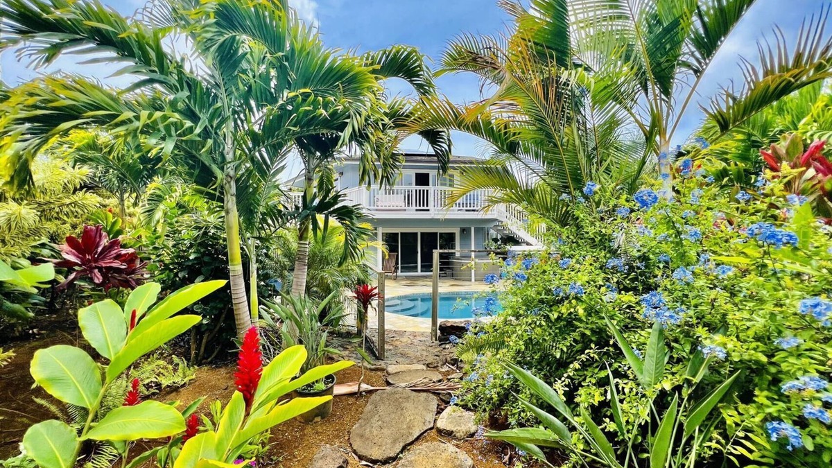 Princeville House | Princeville Retreat. Private pool and hot tub, AC. Walk to Princeville Center.