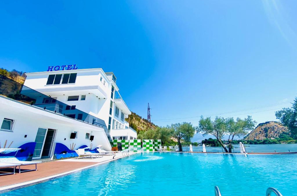 Zues Resort | PRINCIPE DEL LAGO