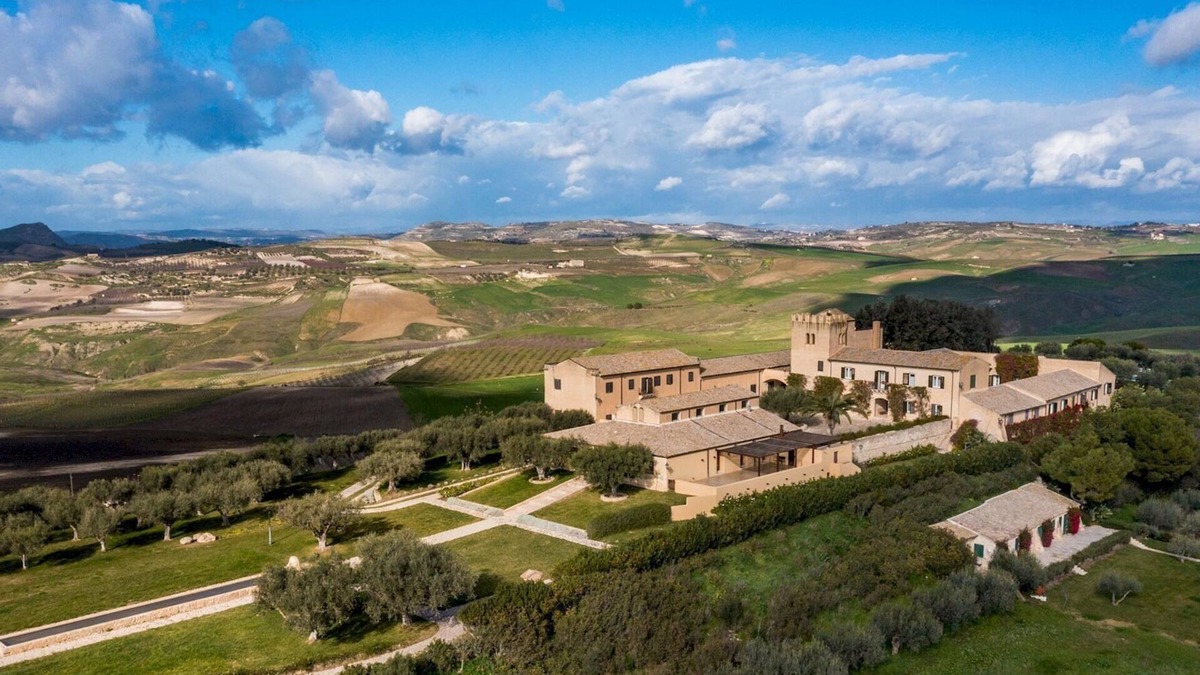 Butera Villa | Principi di Butera 14, Emma Villas
