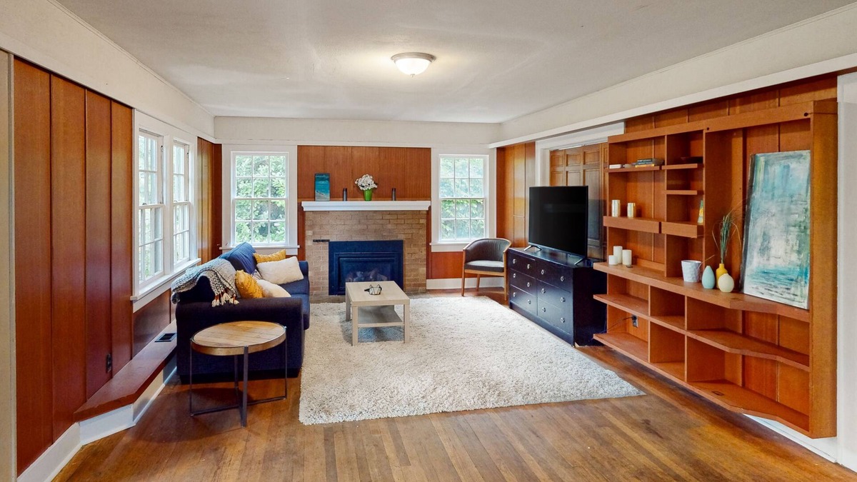 Amazon House | Pristine, dog-friendly home with spacious interior, washer/dryer & enclosed yard