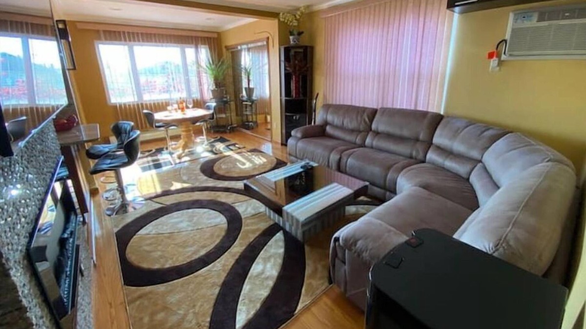 Valley Stream House | Pristine & Luxury 1 Bed and Breakfast!