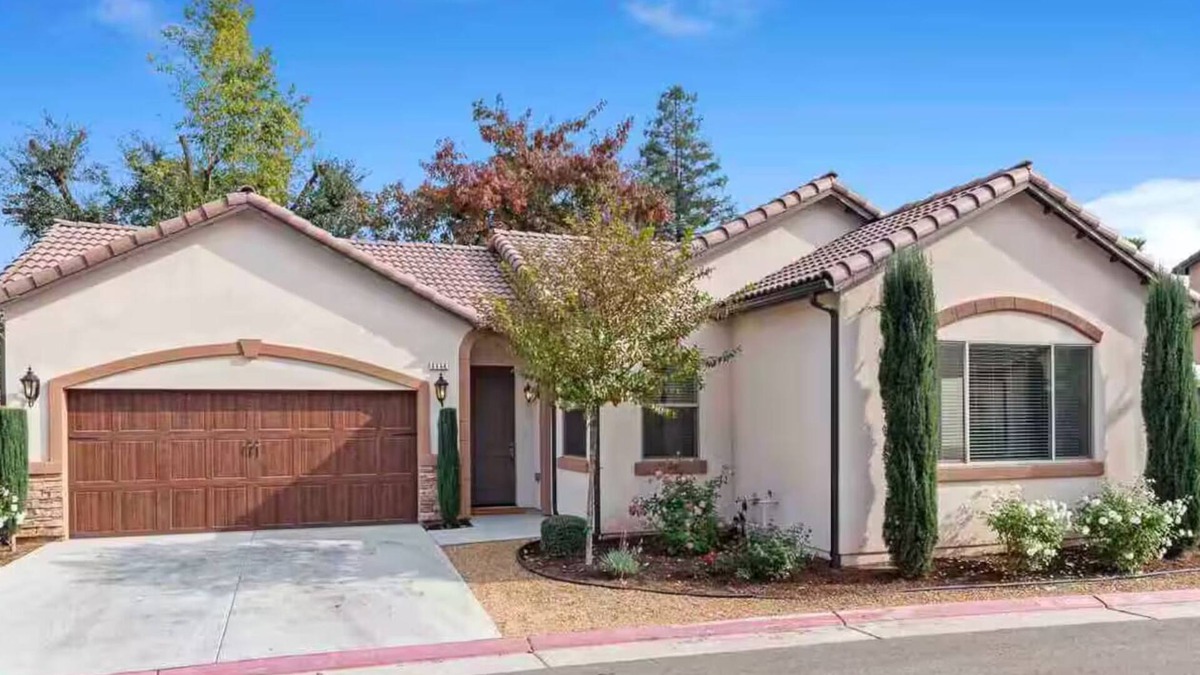 Fresno House | Pristine Luxury Home for Traveling Professionals