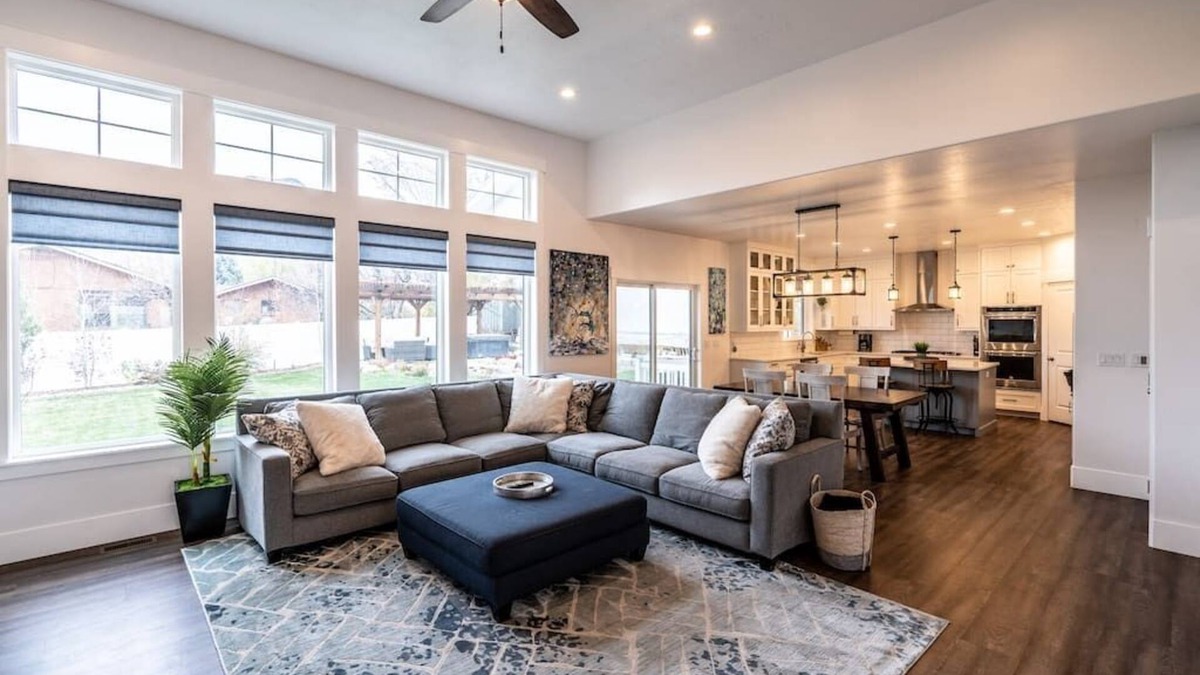 Pleasant Grove House | Pristine New*Home w/Hot Tub , 4 Bd 3.5 bth|Slps 18