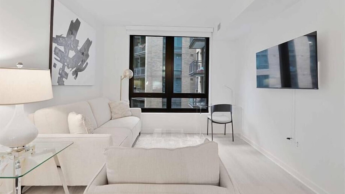 NoMa Hotel | Pristine & Quiet 2BR, Close for Metro Red Line & Union Market