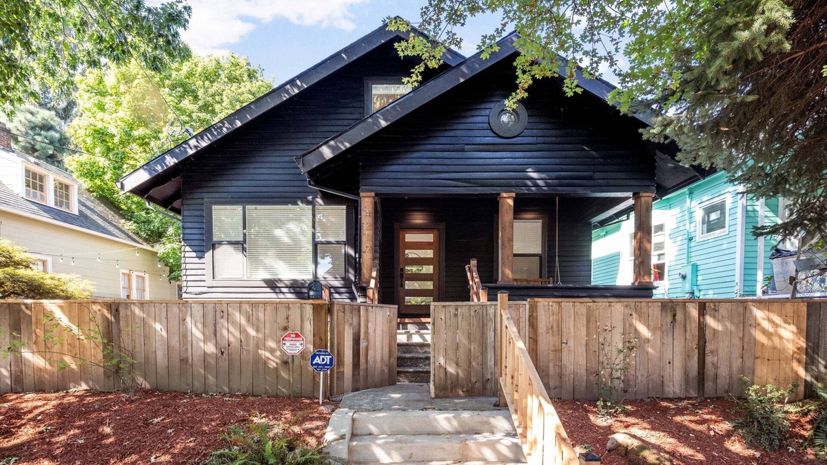 Mississippi District House | Pristine Renovation w/Epic Location, Pet Friendly, Fully Fenced, Hot Tub, Walk to Bars, Shopping