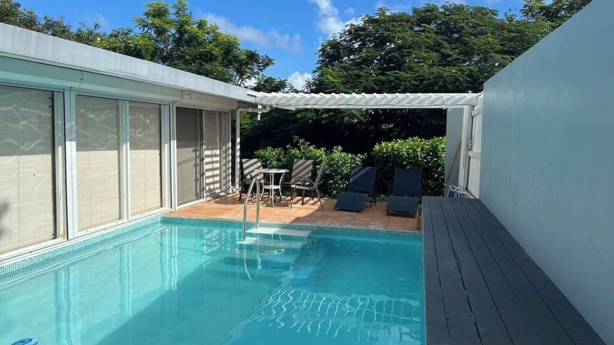 Red Hook Resort | Privacy. Romantic Private Pool Villa @ Sapphire. Generator