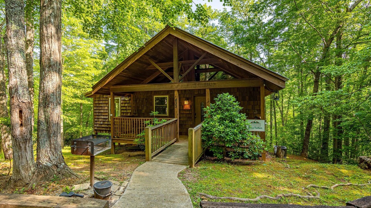 Gatlinburg - Pigeon Forge Cabin | Privacy, Seclusion, Honeymoon Cabin, Perfect Location