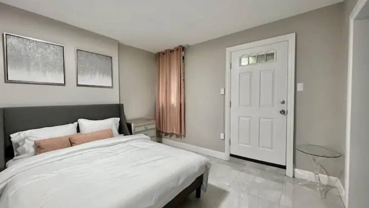 Albany Apartment | ★PRIVATE 1 BDRM Newly Renovated Apt W/D Patio★
