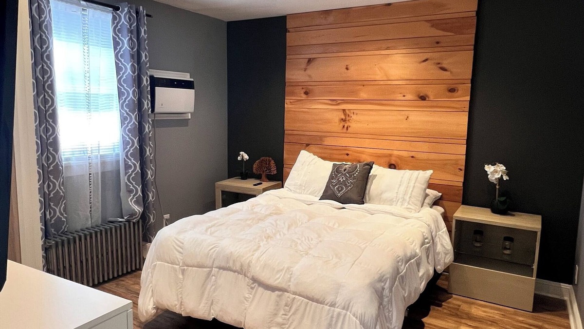 Manville Apartment | Private 1 room and bathroom access to pool table,Netflix,outdoors hot-tub,gazebo