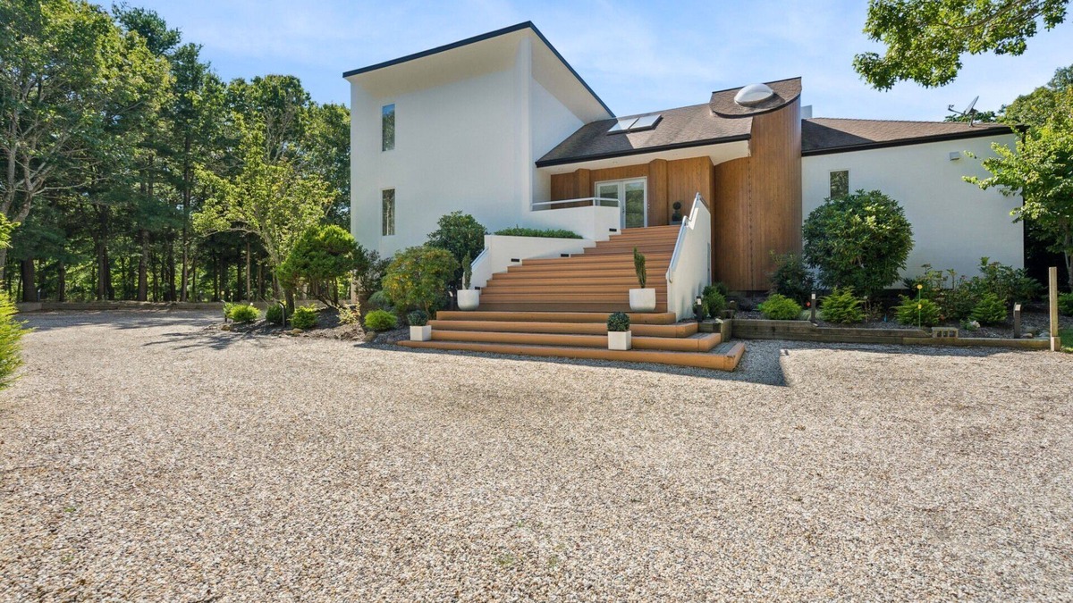 North Sea House | Private 2.1 acre gated home with heated pool and tennis & pickleball court