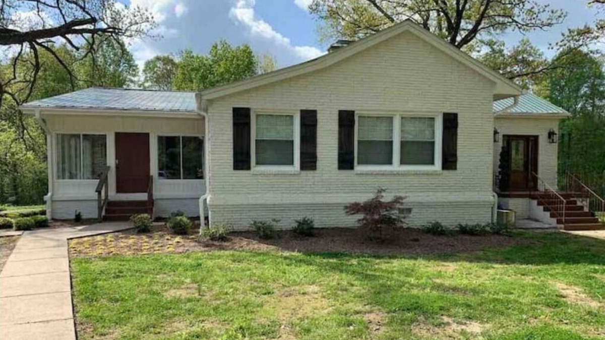 White Bluff House | Private 3 BR Home on 17 Wooded Acres with Easy Access to Nashville