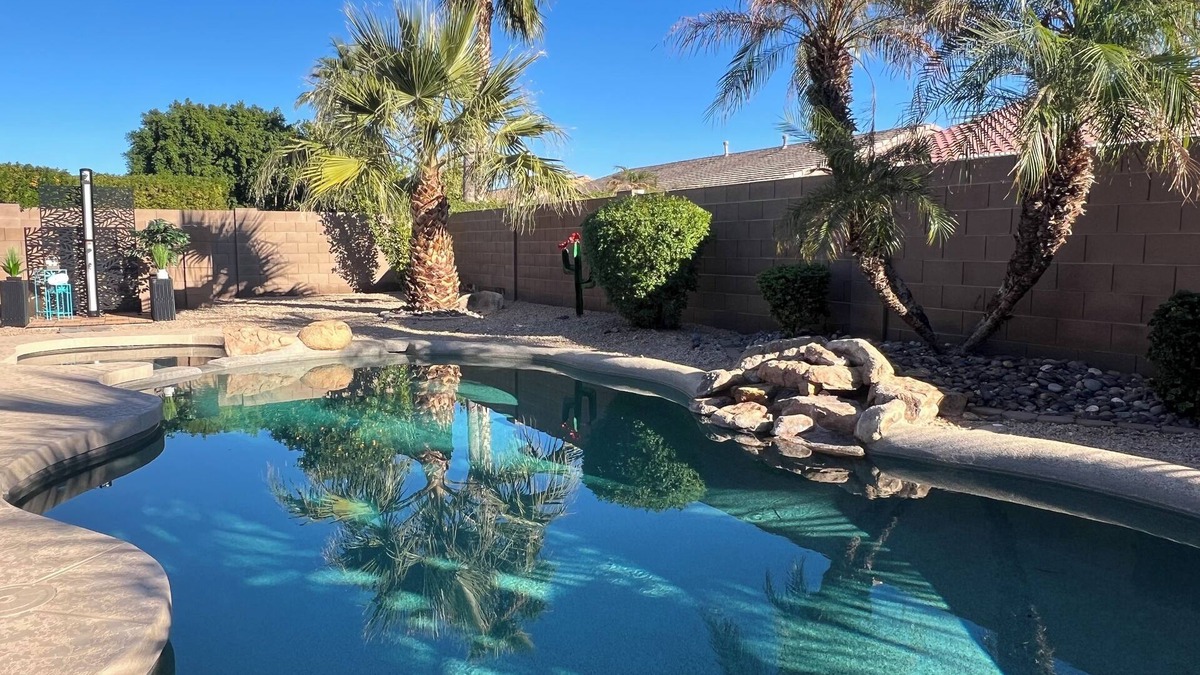 Palm Valley House | ☀️Private 3 King Bed Desert Oasis, Newly Renovated,outdoor Shower,FREE POOL HEAT☀️