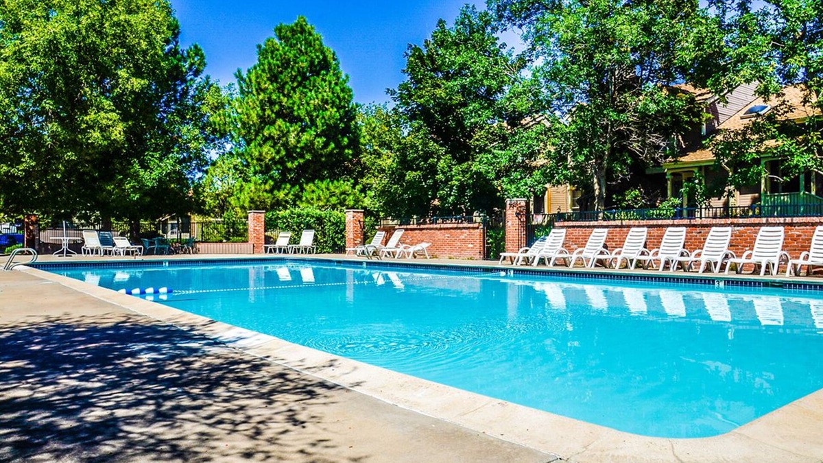 Aurora House | Private 3 Story Colorado Townhouse with 2 Car Garage Parking!