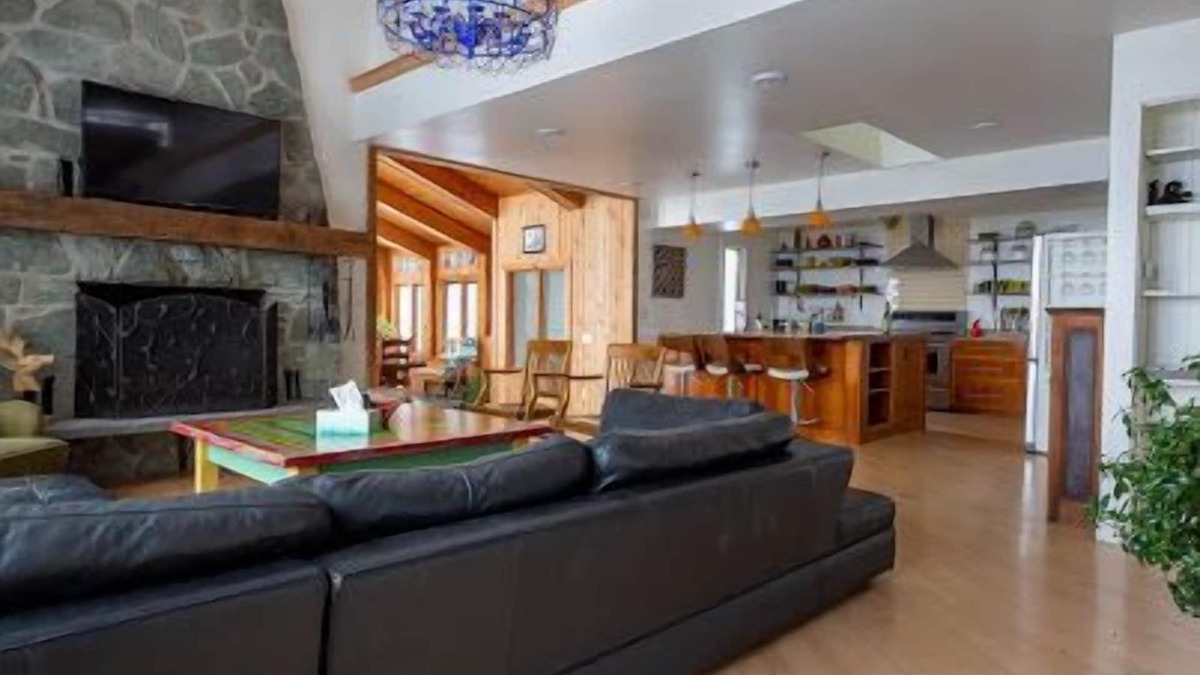 Naples House | Private 3Bd3.5Ba w/Lake View, Pool, Hot Tub, Fast Wi-Fi 🐶
