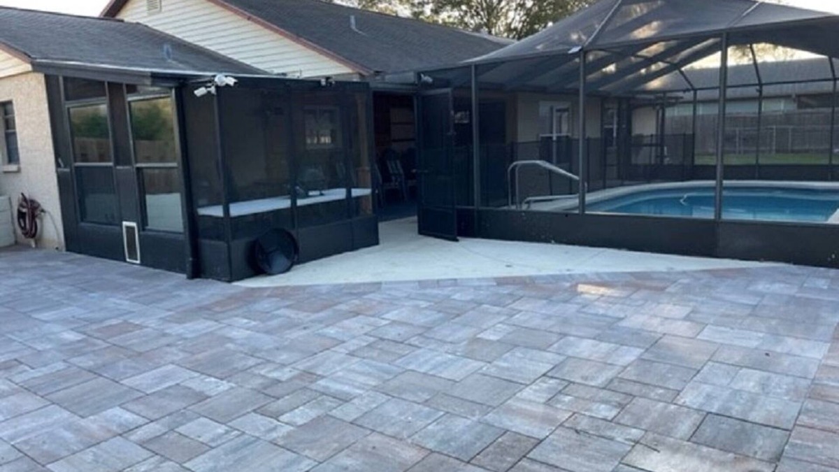 Zephyrhills House | Private 3Bed/3Bath Heated Pool Outdoor Entertainment