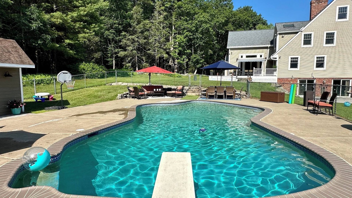 Paupack House | Private, 6 Bedroom 3 Bath Lake Wallenpaupack Inground Pool Home