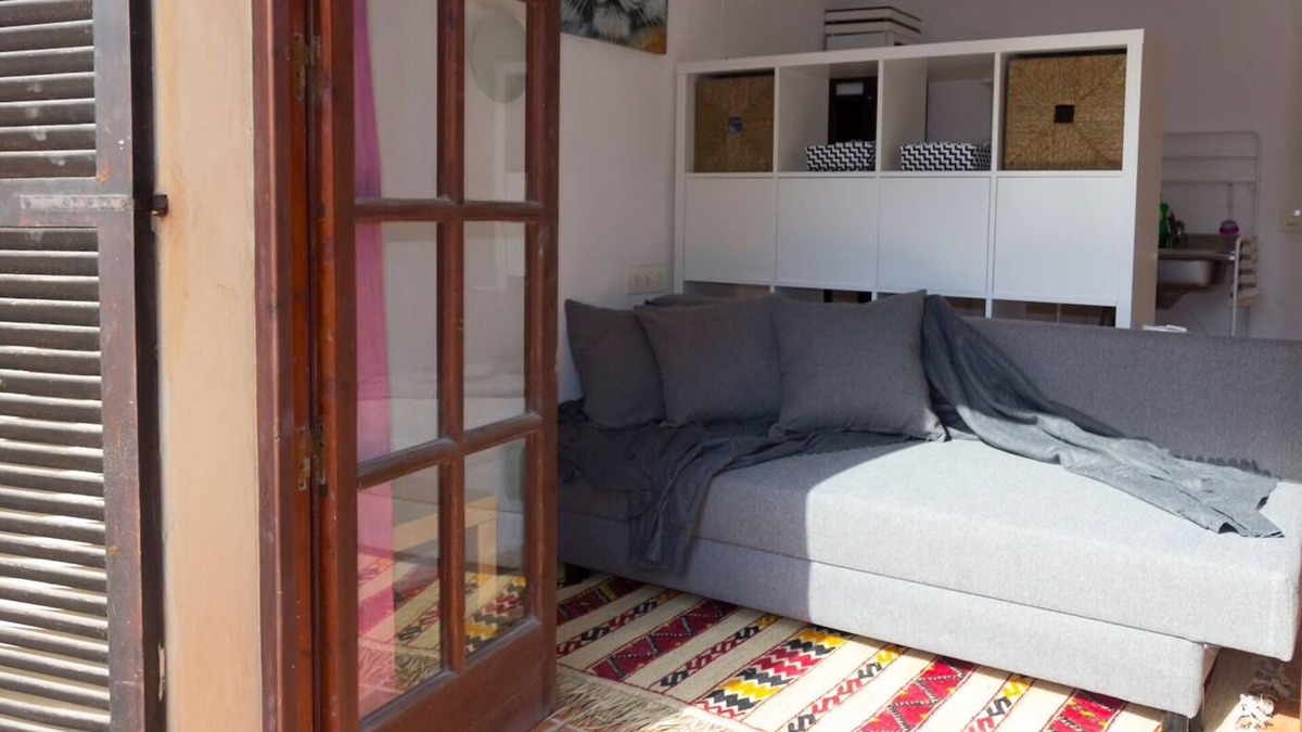 Es Canar Apartment | Private AC Acc. White: AC, Garden, Chill Out, Hammock, Beach, Hippy market