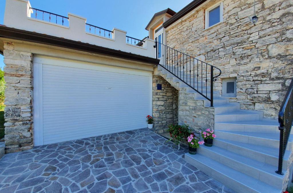 Valica Apartment | Private Accommodation Kanegra