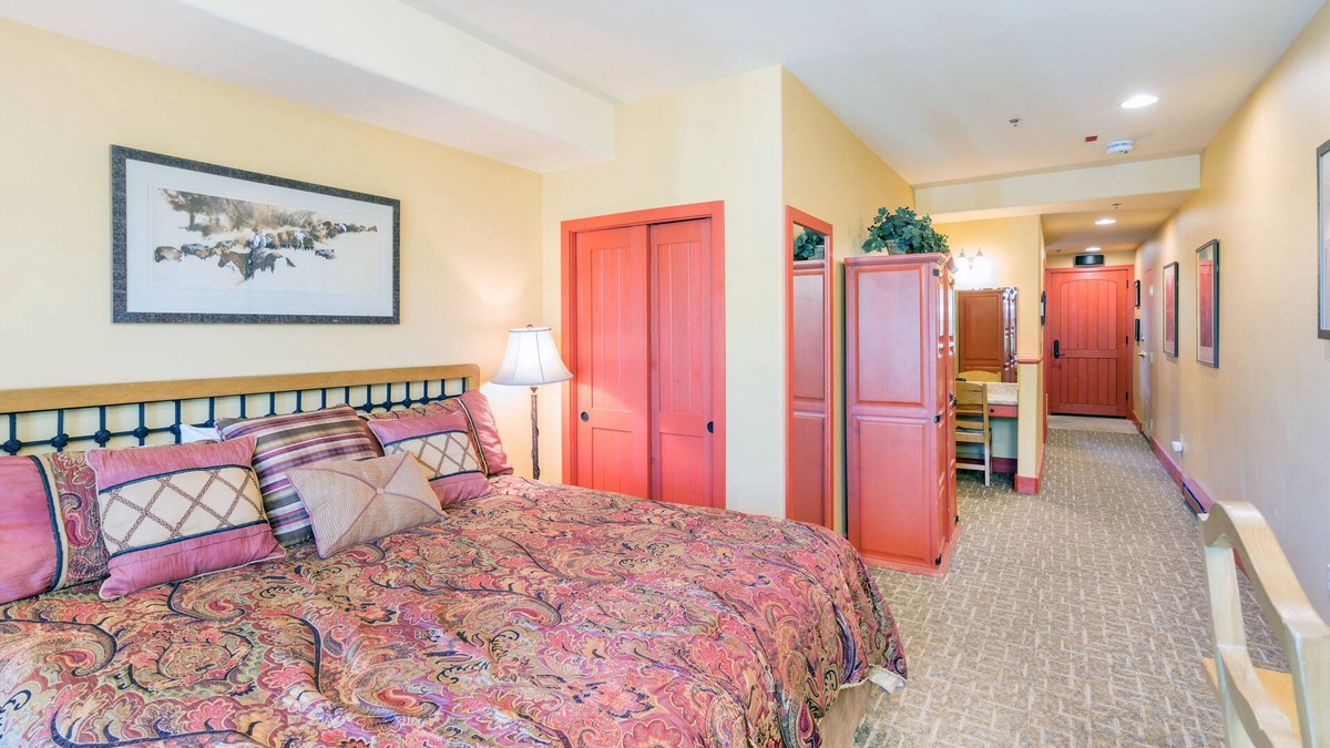 Mountain Village Hotel | Private and Clean Lock-Off Room With King Bed, Extra Amenities