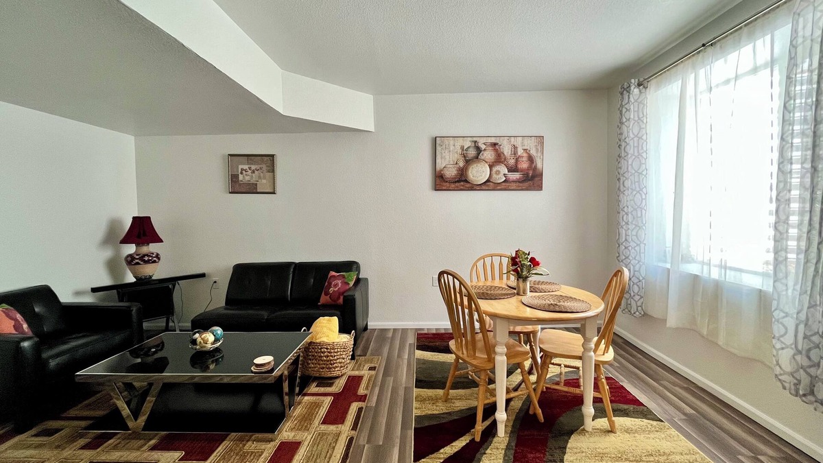 Green Valley Ranch House | Private and Cozy Basement Suite:n12 Mins From DIA