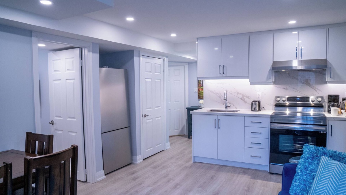 Central Erin Mills Apartment | Private and Legal Basement Apartment!