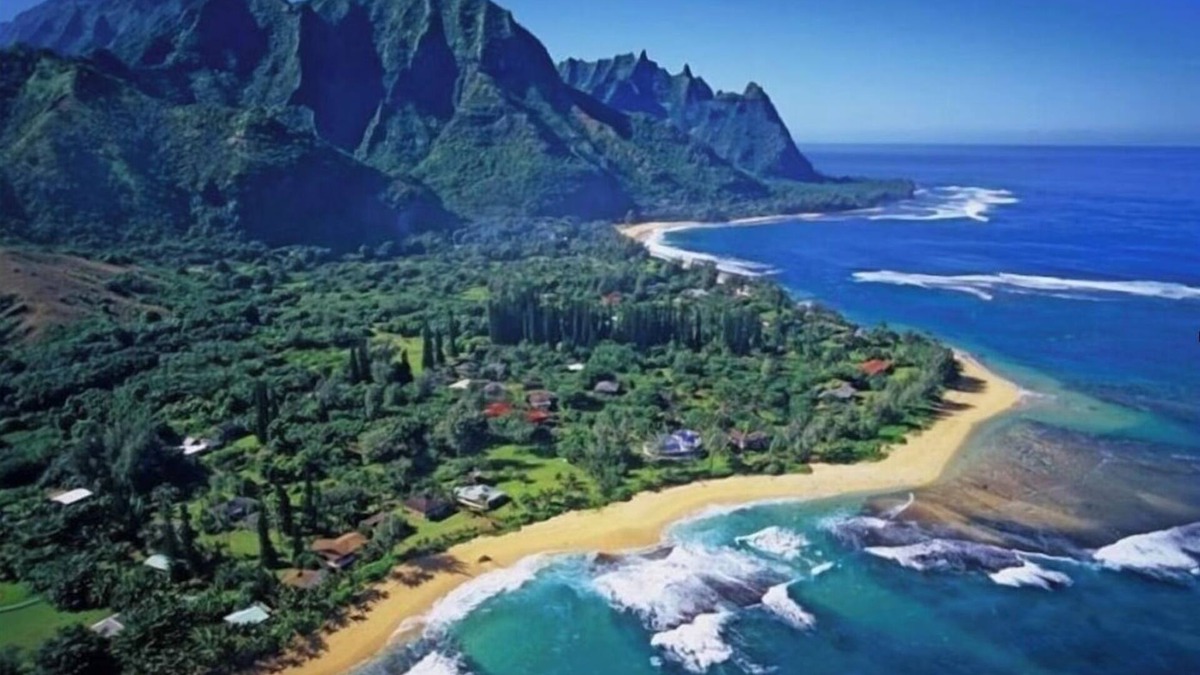 Wainiha House | Private and Quiet Luxury Beach House 5 minute walk to beach TVNV#5151