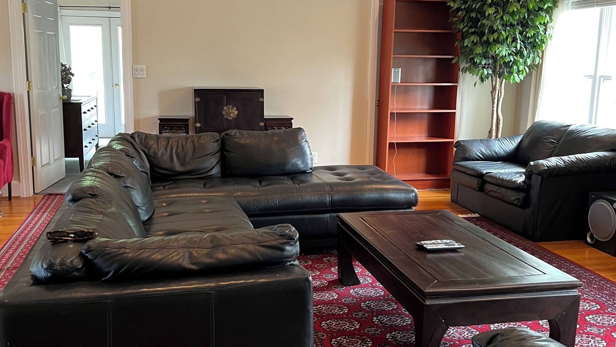 Palisades Apartment | Private apt in upscale Pacific Palisades area in Washington DC near Georgetown.