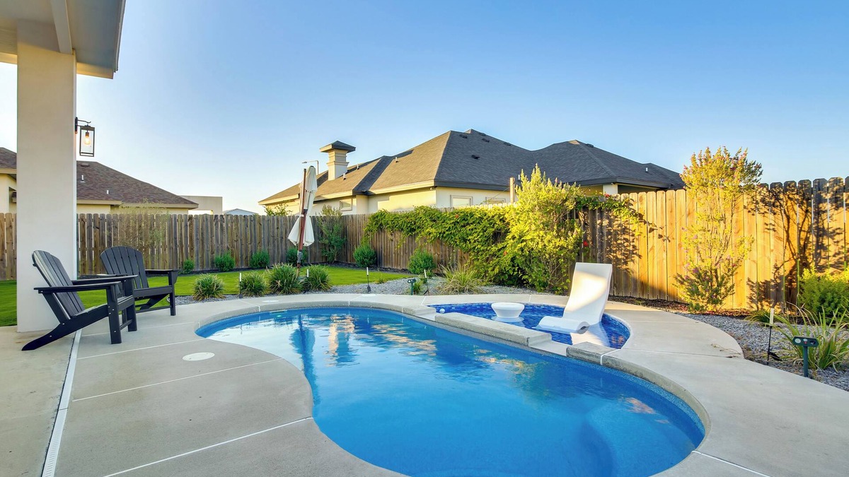 Brownsville House | Private Backyard Oasis: Brownsville Family Home
