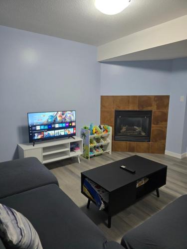Southwest Gordon Estate House | Private basement suite