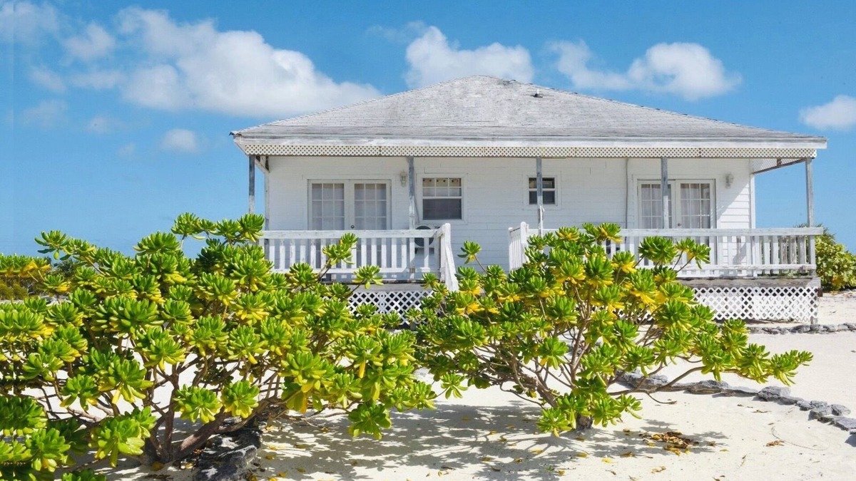 Old Bight House | Private Beach front cottage