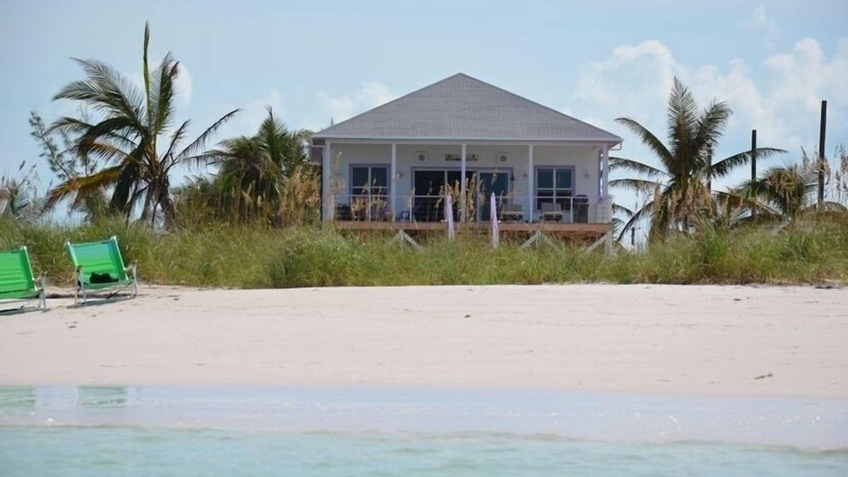 Spanish Wells Cottage | Private Beachfront Home-Spectacular Views, Large Deck.