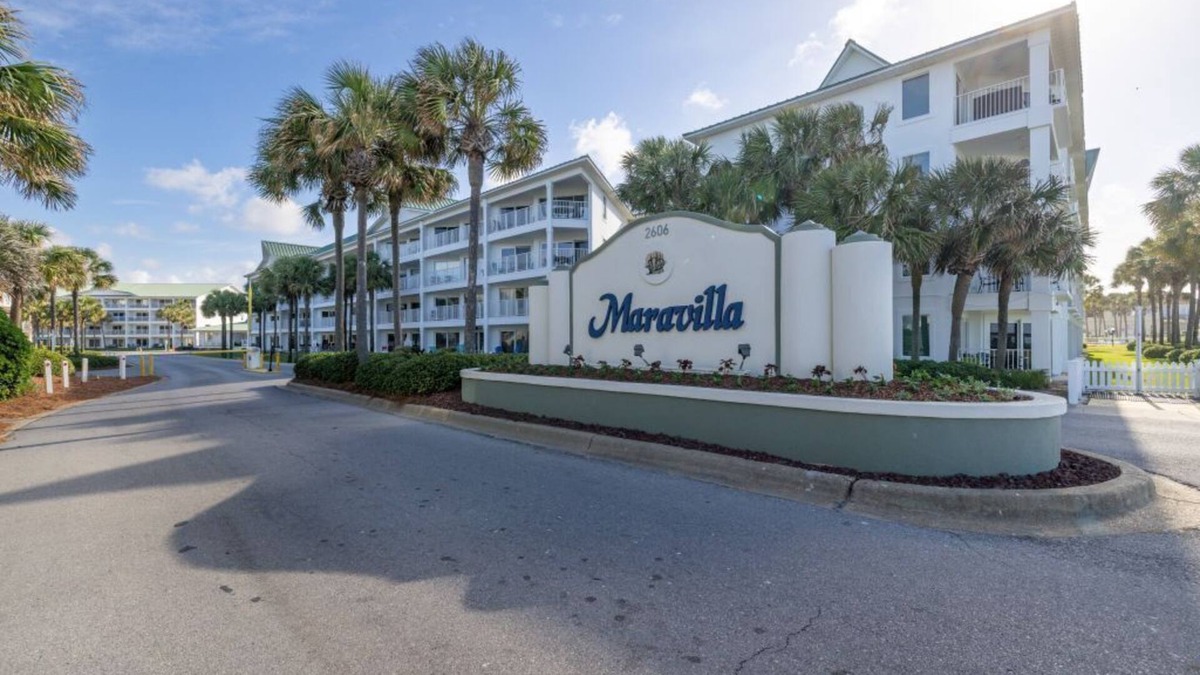 Avalon Beach Estates Condo | Private Beach - 4 Chairs/2 Umbrellas set up - Pickleball - Kid Friendly