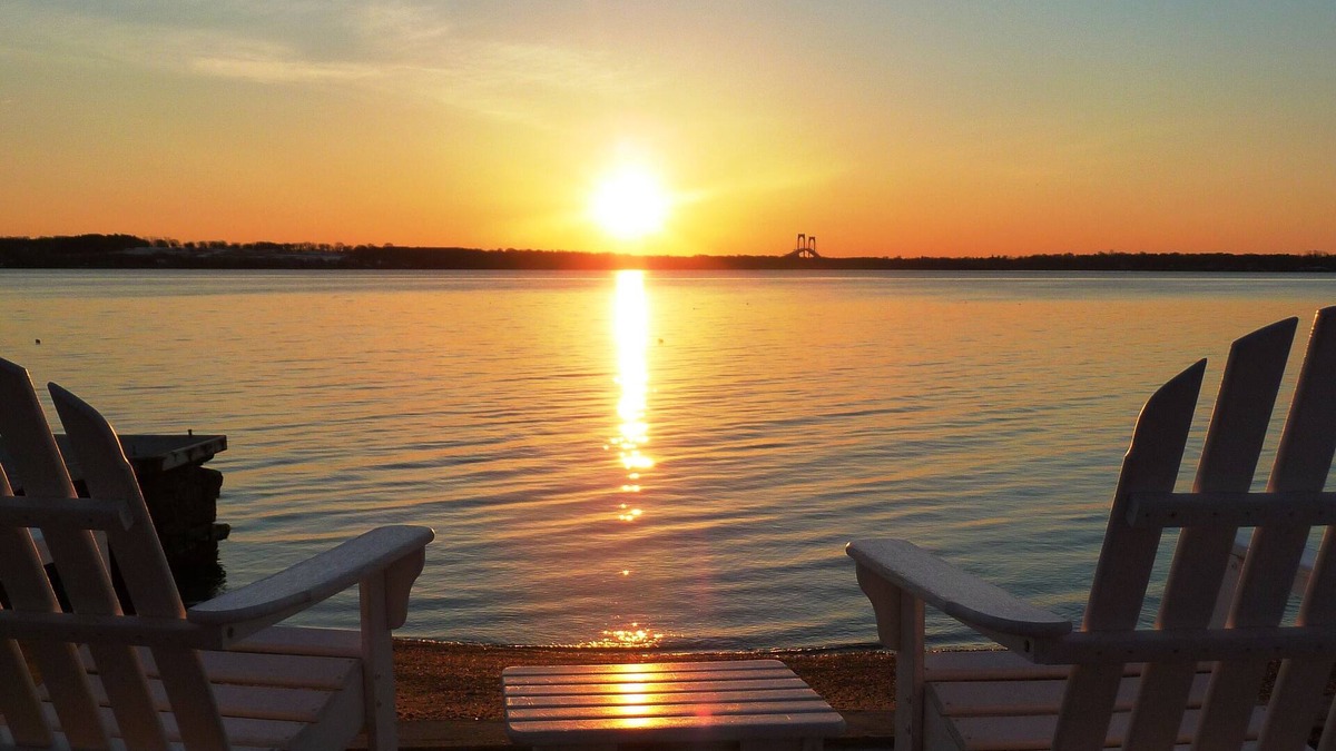 Saunderstown House | Private Beach and Dock - Relax on Narragansett Bay!