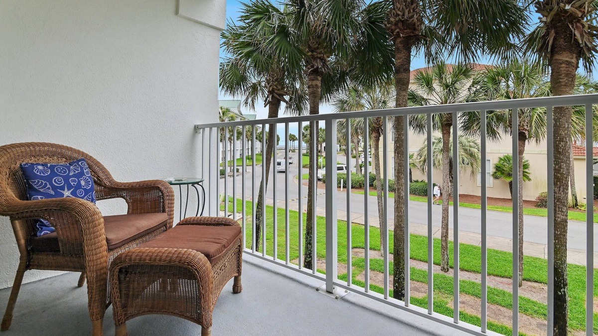 Avalon Beach Estates Condo | Private Beach Entry, Included Beach Setup + 2 Pools - Maravilla 4205