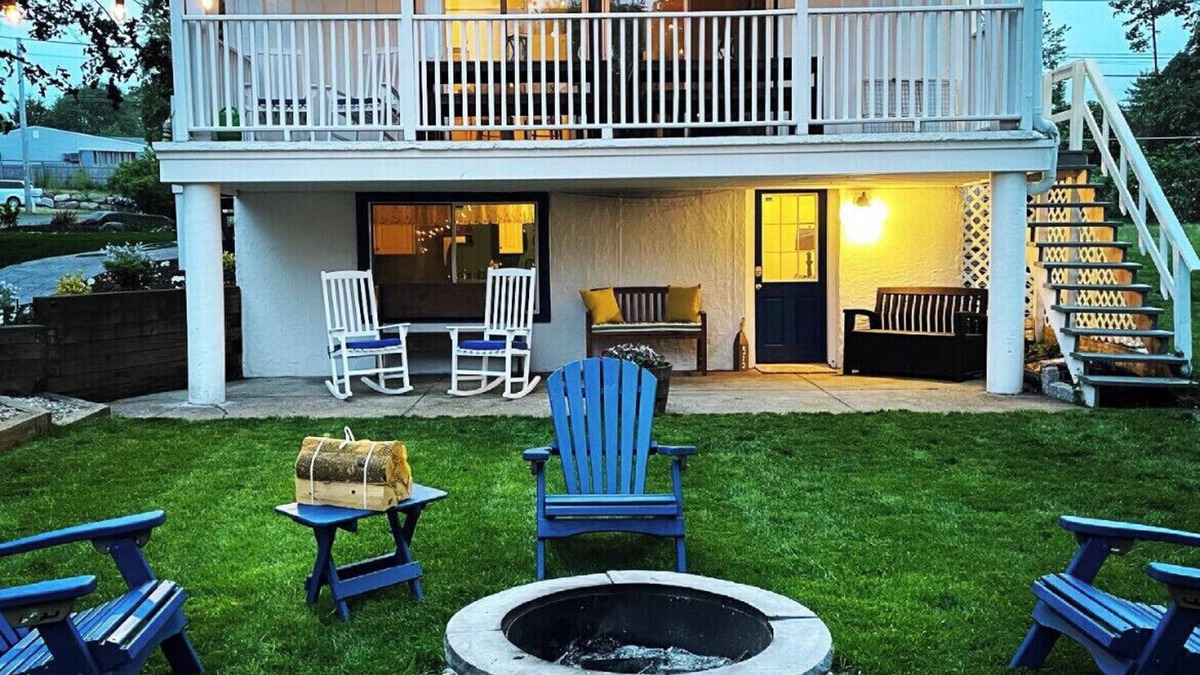Bonnet Shores House | Private beach; firepit, outdoor shower, AC, two kitchens, laundry, covered patio