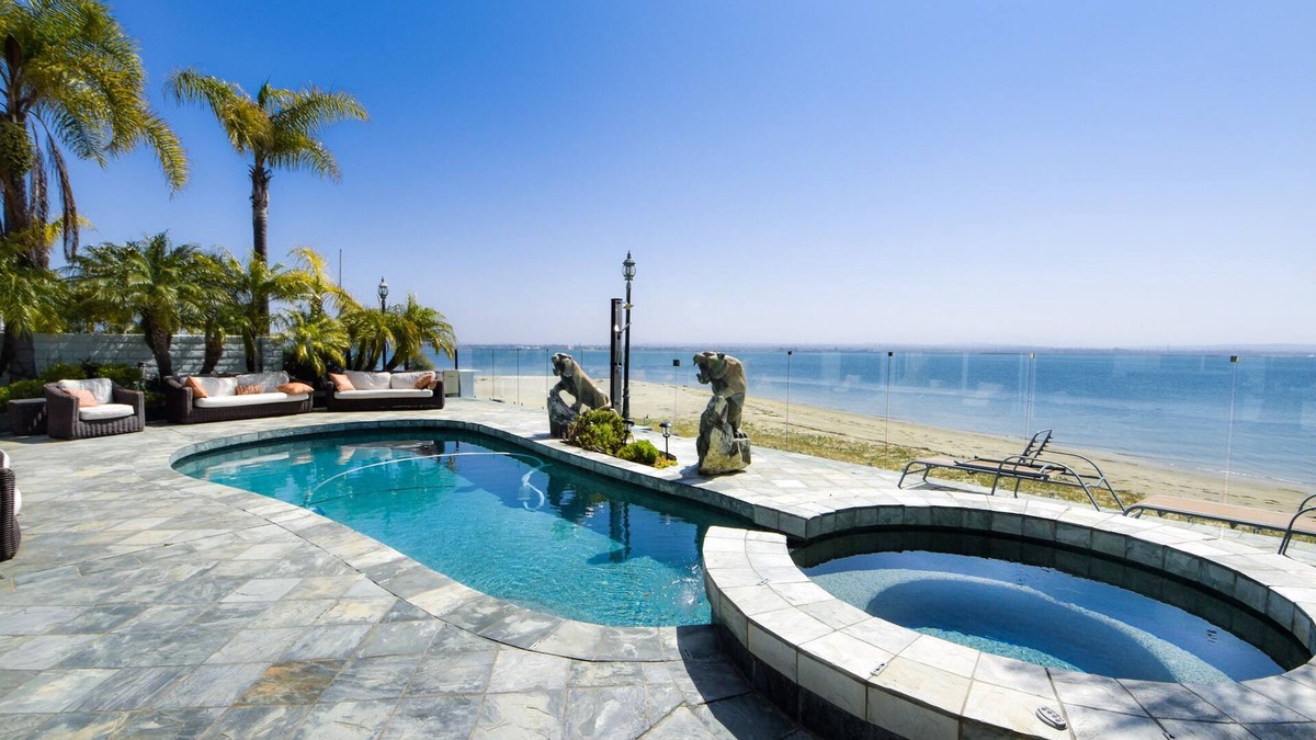 Coronado House | Private Beach front 4bed 4bath Beautiful House at Coronado Island