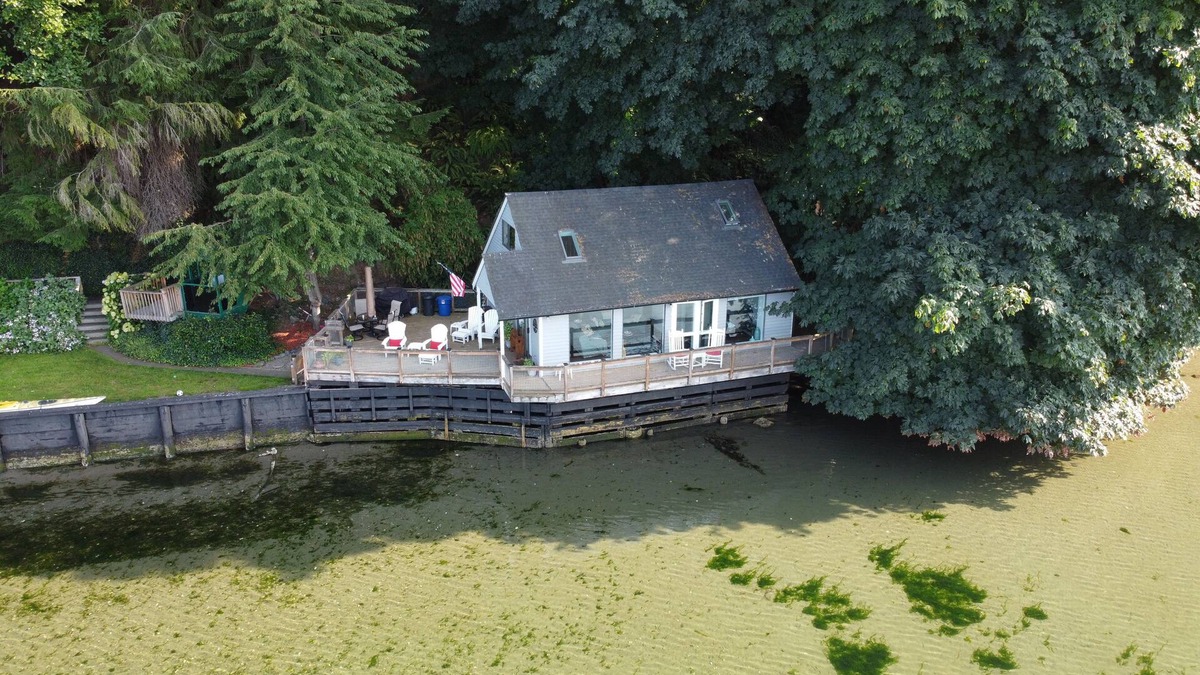 Federal Way House | Private Beach House on the Water