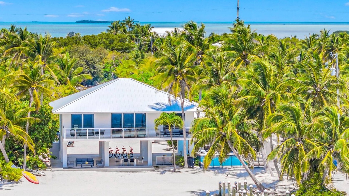 Islamorada House | Private Beach/Private overwater dock/Heated Pool/Mahi Key