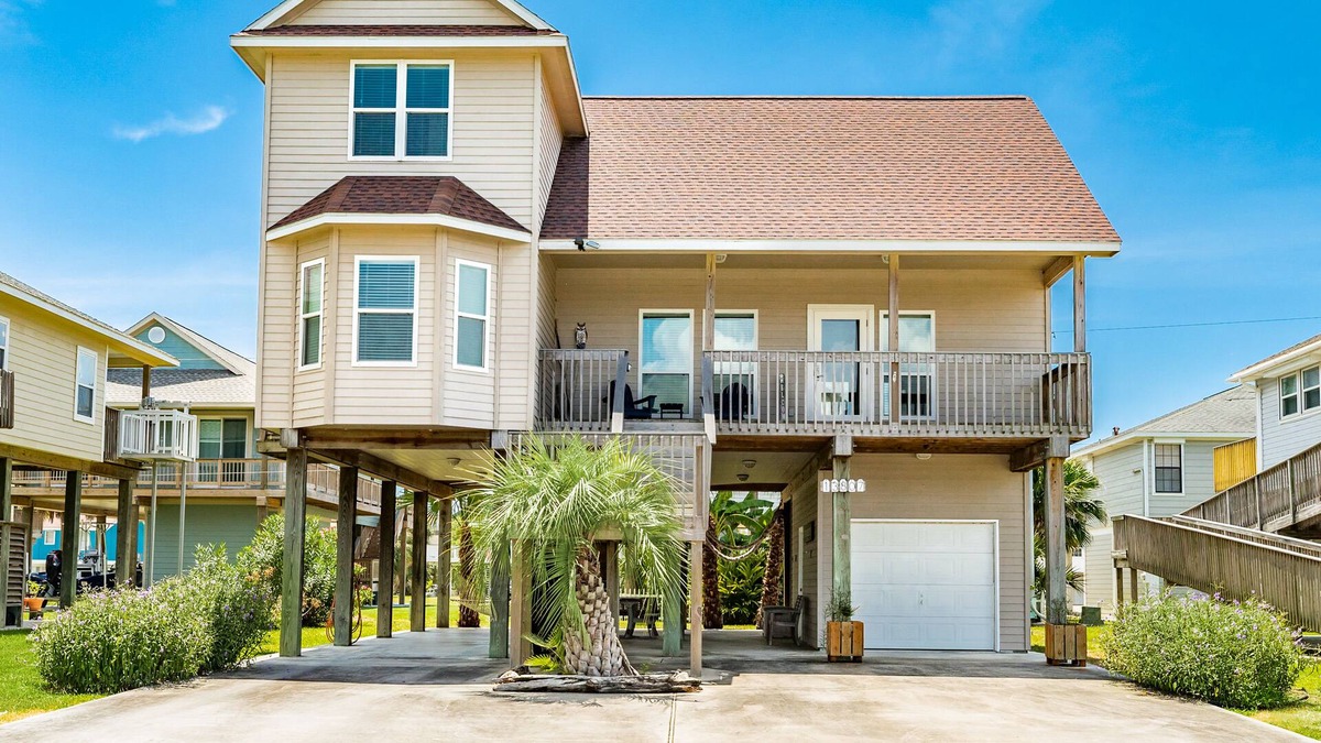 Pirates Beach House | Private Beachside Home, 3 Decks & Patio, Updated Interior, Walk to Beach