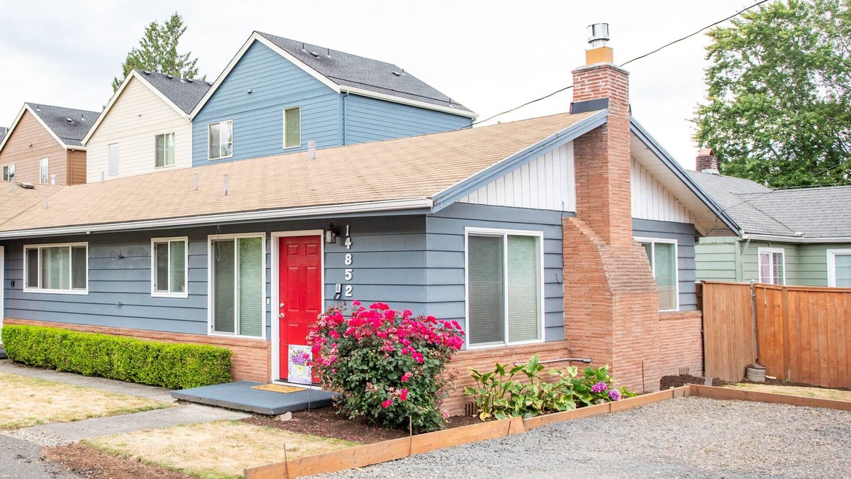 Beaverton House | Private Beautiful 2 Bedroom Units w/FAST FREE WIFI