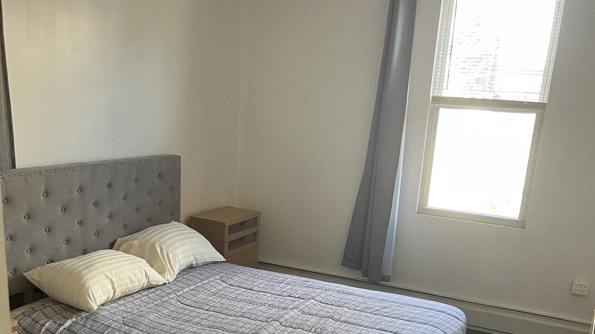 Murray Hill Apartment | Private bedroom close to transportation